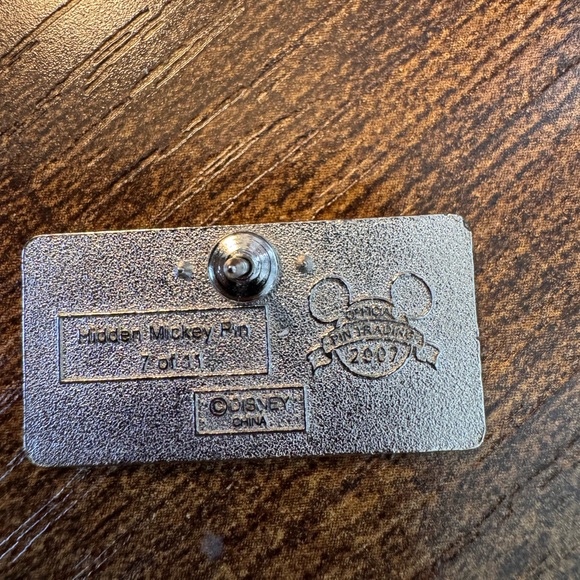 ONE LOT Disney Trading Pins - Picture 12 of 16